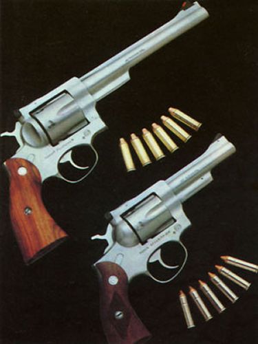 美国红鹰左轮手枪