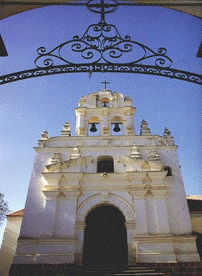 玻利维亚的西班牙风格教堂